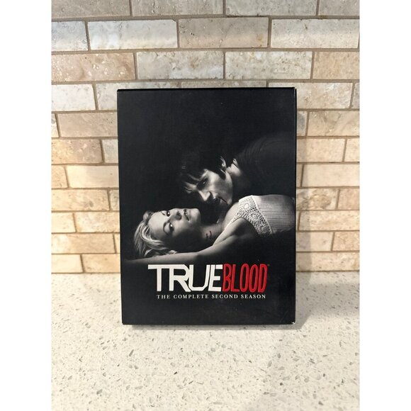 True Blood: The Complete Second Season (DVD, 2015, 5-Disc Set).  Box has wear on - Picture 1 of 3